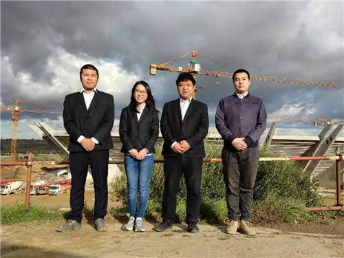 ADS 职员 合影.jpg